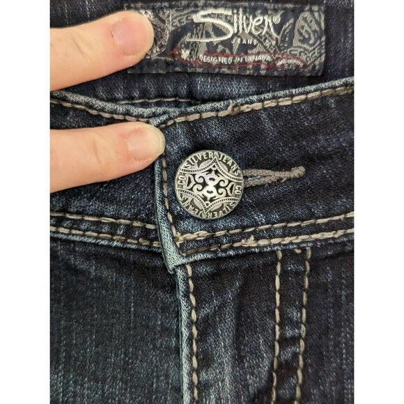 Silver Jeans Suki Surplus Mid Rise Dark Wash Bootcut Jeans - Size W28 / L30 - Picture 5 of 11